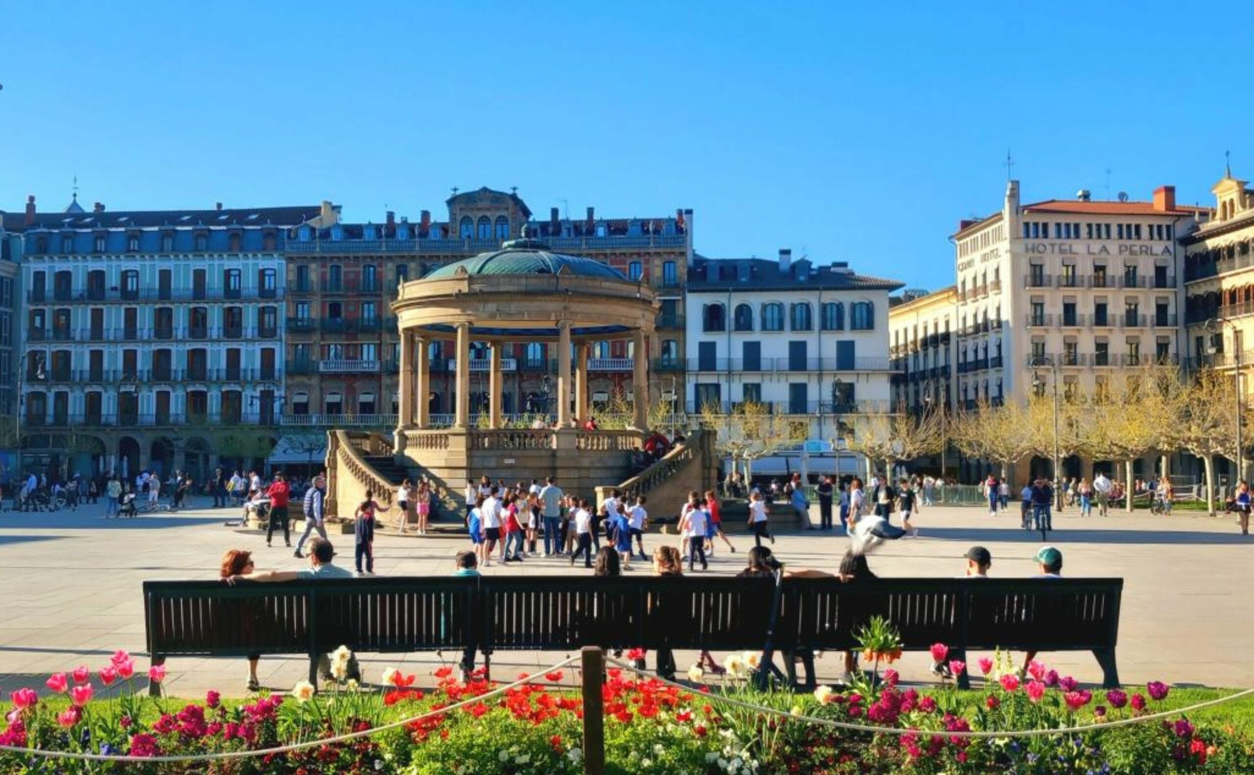 Quais são as principais universidades de Navarra, na Espanha